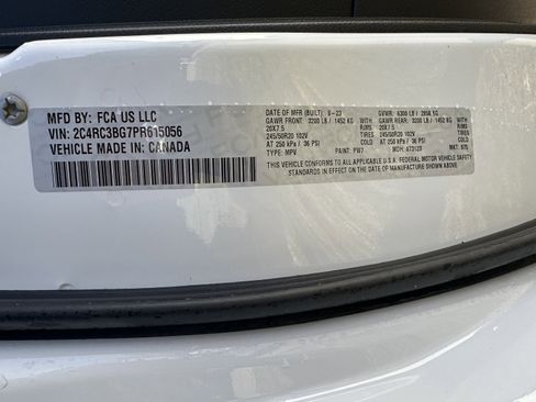 Used 2023 Chrysler Pacifica Touring-L w/ Uconnect Theater Family Group image 34