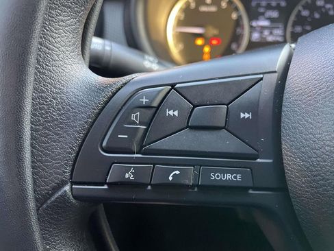 Used 2025 Nissan Kicks Play S image 32