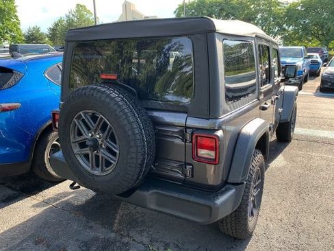 Used 2025 Jeep Wrangler Unlimited Sport AWD/4WD image 4