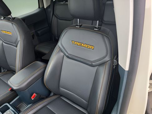 Certified 2025 Ford Maverick Tremor AWD/4WD image 16