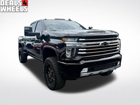 Used 2020 Chevrolet Silverado 2500 High Country w/ Z71 Off-Road Package AWD/4WD image 3