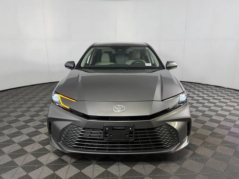 Used 2026 Toyota Camry XLE FWD image 9