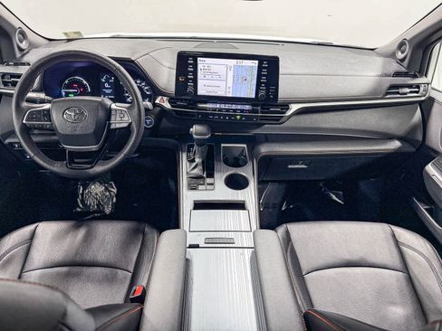Certified 2023 Toyota Sienna XSE w/ XSE Plus Package FWD image 12