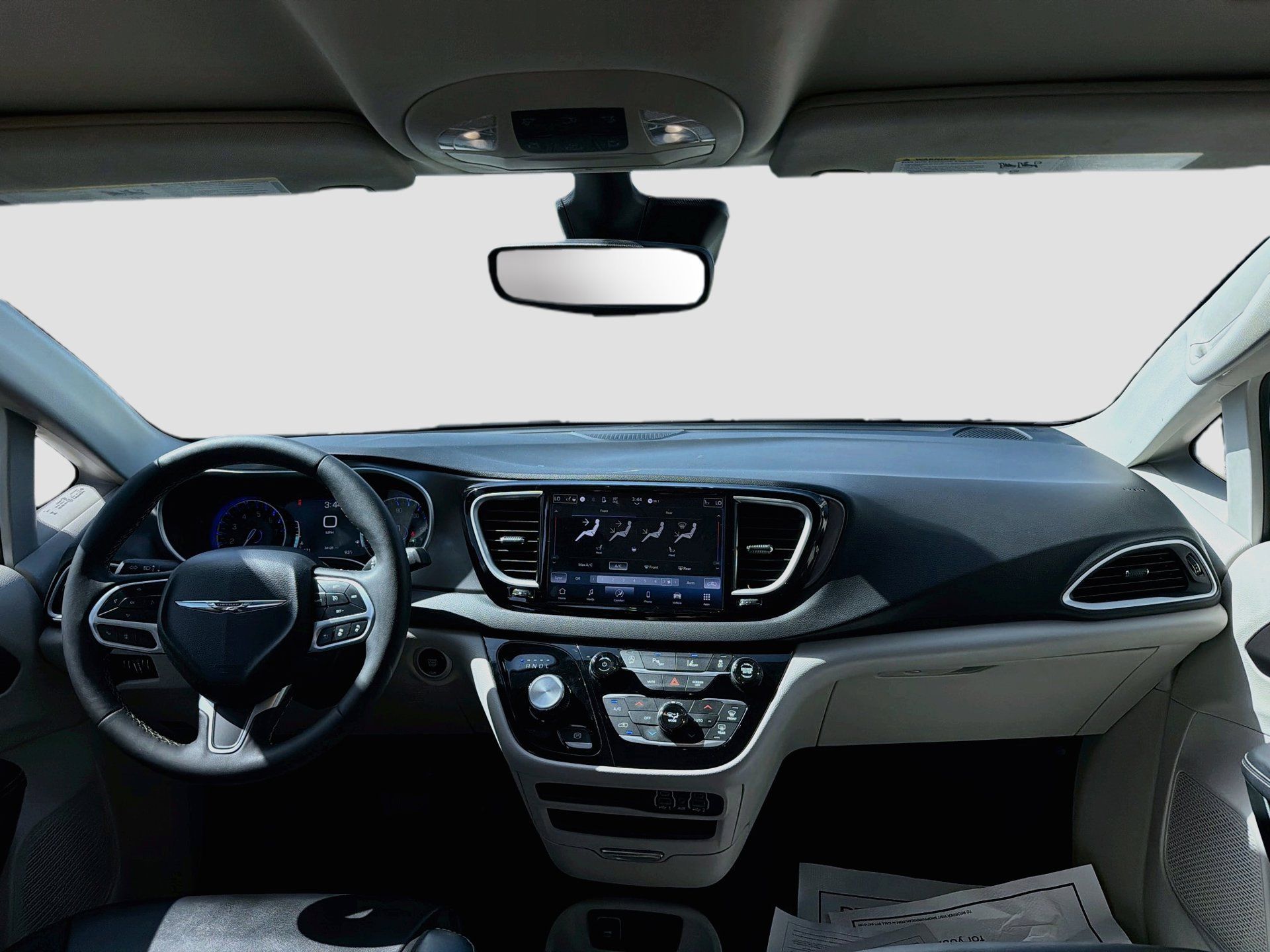 Used 2024 Chrysler Pacifica Touring-L FWD image 23