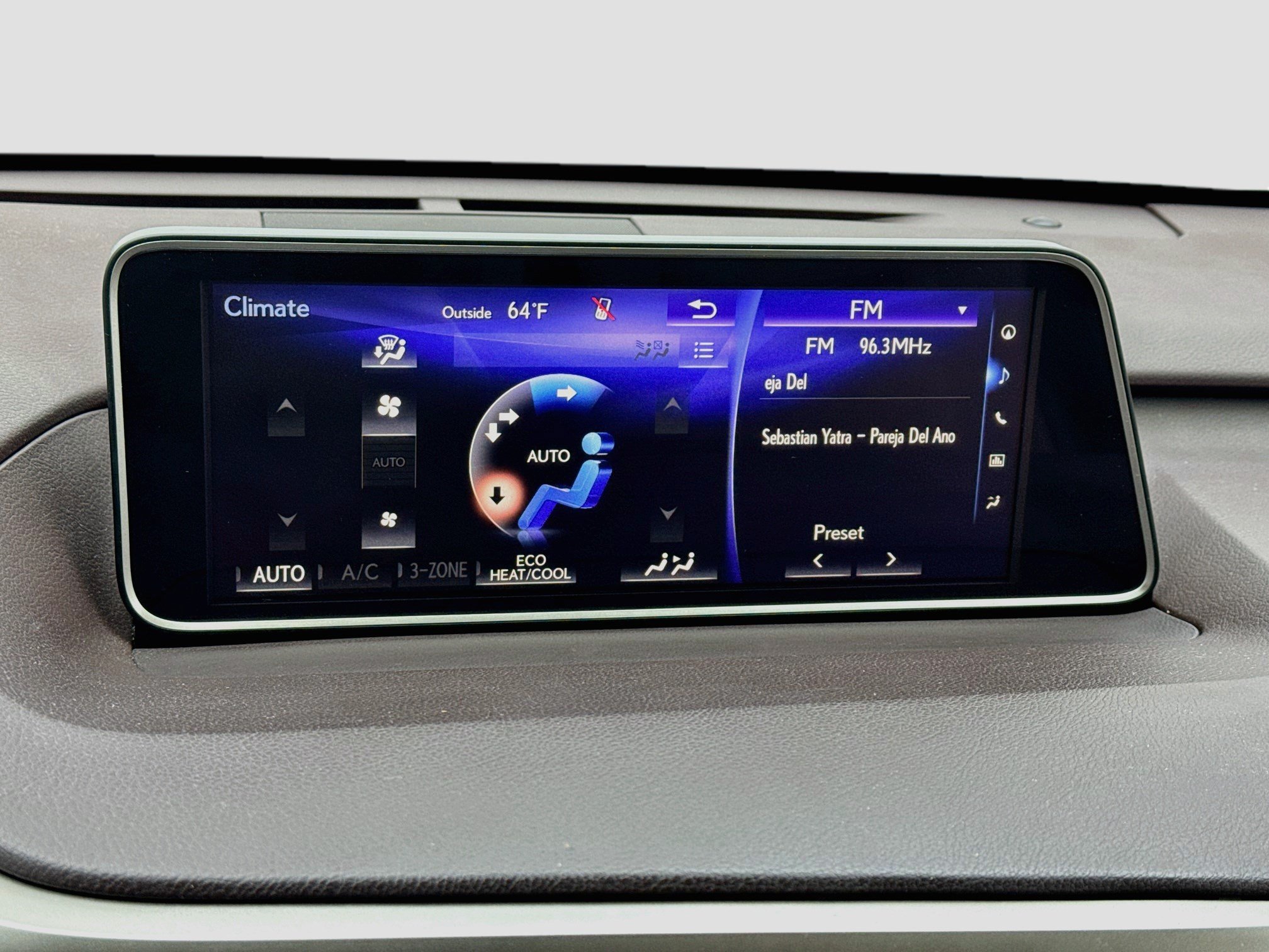 Used 2019 Lexus RX 350L AWD image 12