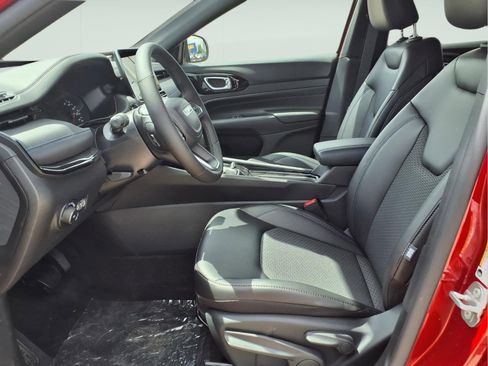 New 2026 Jeep Compass Latitude AWD/4WD image 10