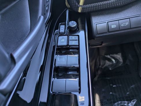 Certified 2023 Subaru Solterra Limited image 26