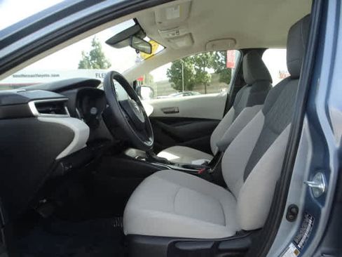 Certified 2022 Toyota Corolla LE w/ LE Convenience Package image 18
