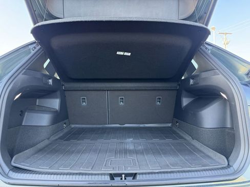 Used 2026 Volkswagen Tiguan SEL R-Line image 9