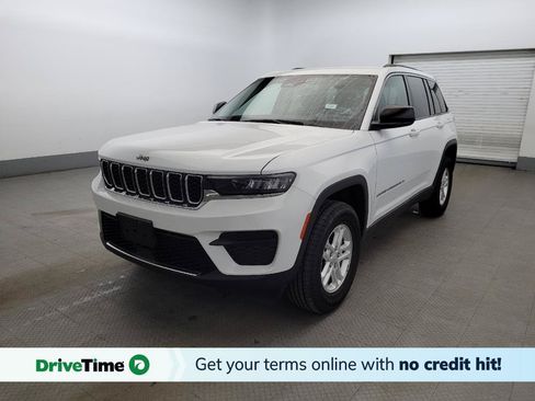 Used 2023 Jeep Grand Cherokee Laredo AWD/4WD image 1
