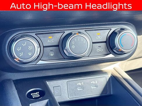 Used 2025 Nissan Kicks SV image 12