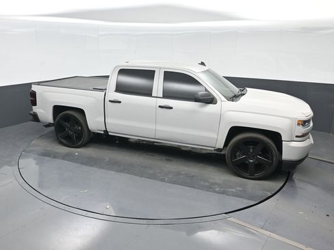 Used 2018 Chevrolet Silverado 1500 Custom w/ Custom Value Package image 23
