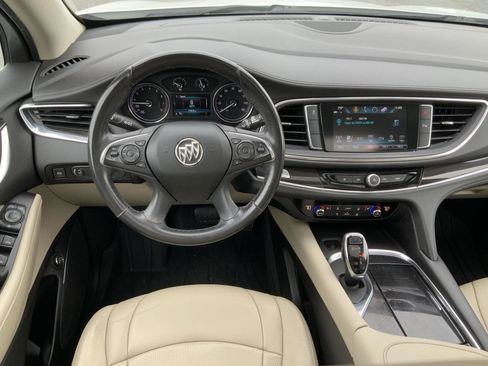 Used 2019 Buick Enclave Essence FWD image 29