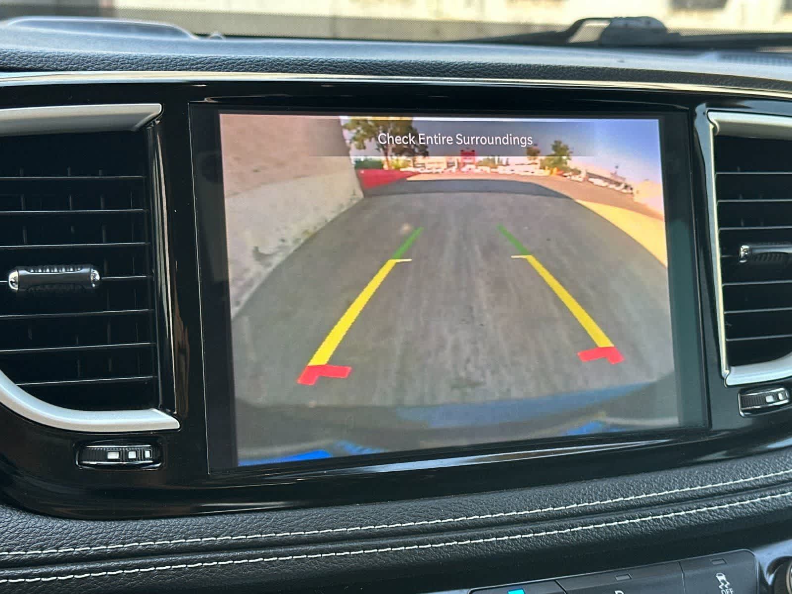 Used 2023 Chrysler Pacifica Touring-L FWD image 21