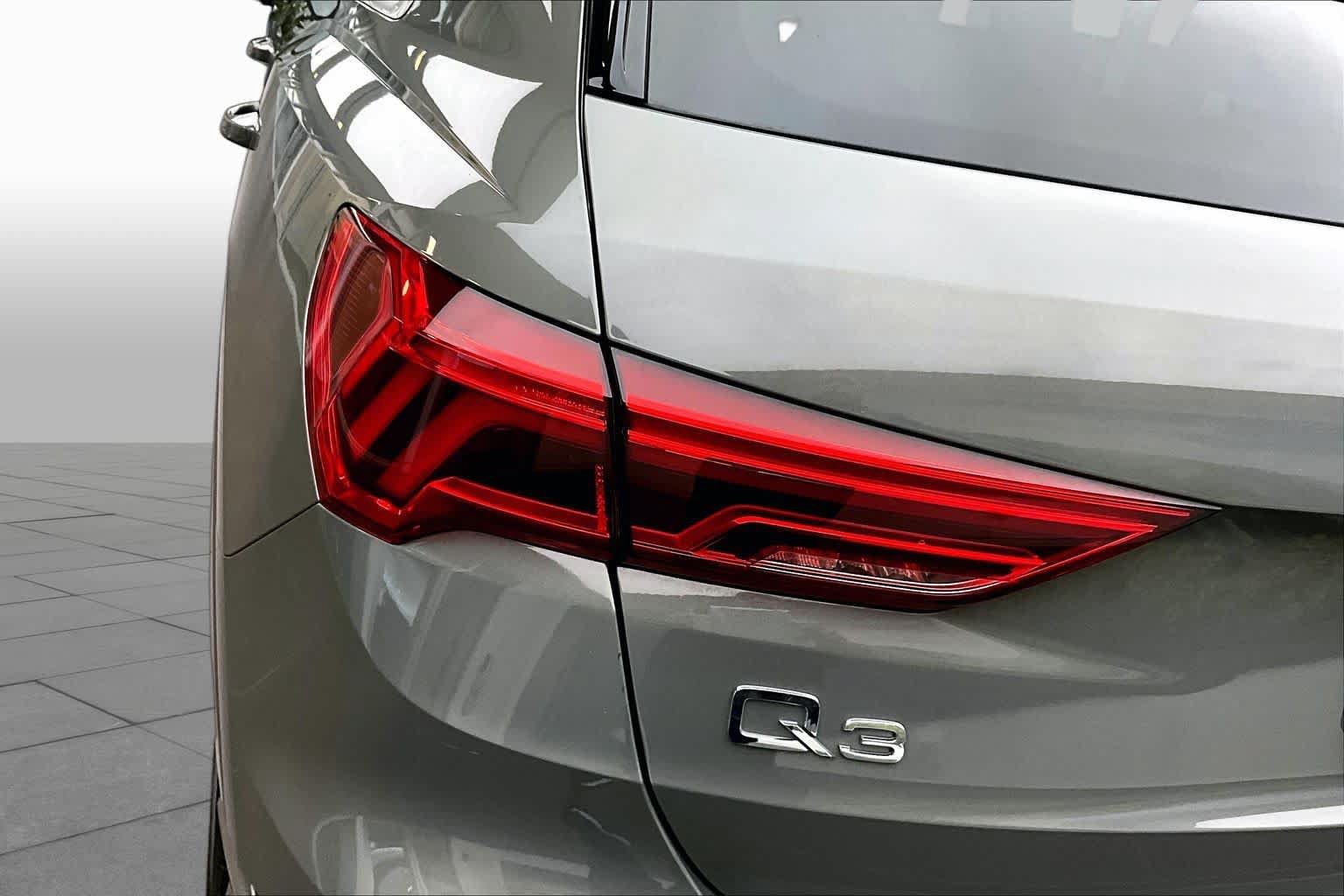 Used 2023 Audi Q3 2.0T Premium w/ Convenience Package AWD/4WD image 55