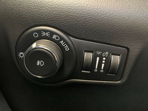 Used 2023 Jeep Compass High Altitude AWD/4WD image 11