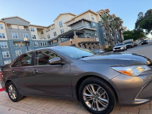Used 2016 Toyota Camry SE FWD image 35