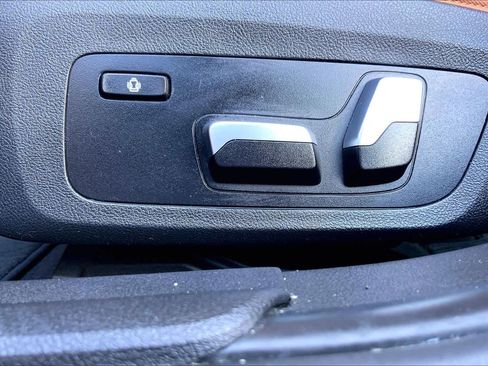 Used 2019 BMW 330i Sedan w/ Driving Assistance Package image 33