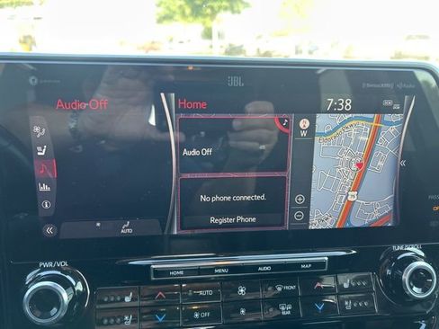 Used 2022 Toyota Highlander Limited FWD image 16