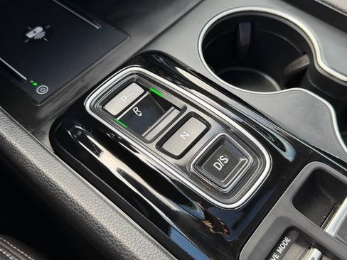 Certified 2024 Honda Pilot Touring image 29