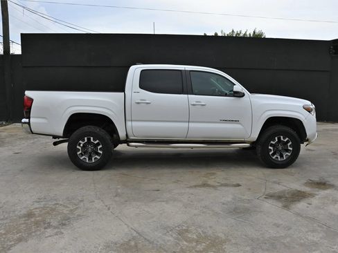 Used 2020 Toyota Tacoma SR5 RWD image 6