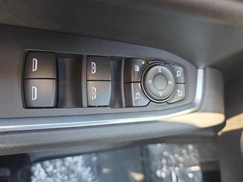 Used 2025 GMC Sierra 1500 SLT AWD/4WD image 26