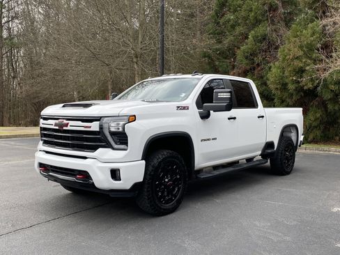 Used 2024 Chevrolet Silverado 2500 LT w/ Z71 Sport Edition image 5