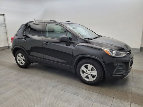 Used 2021 Chevrolet Trax LT w/ Driver Confidence Package FWD image 11