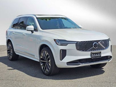 New 2025 Volvo XC90 B5 Plus w/ Protection Package Premier