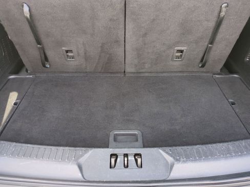 Used 2020 Ford Explorer XLT w/ Equipment Group 202A image 35