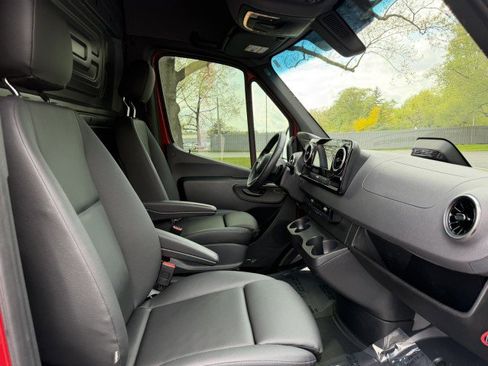 Used 2025 Mercedes-Benz Sprinter 3500 image 24