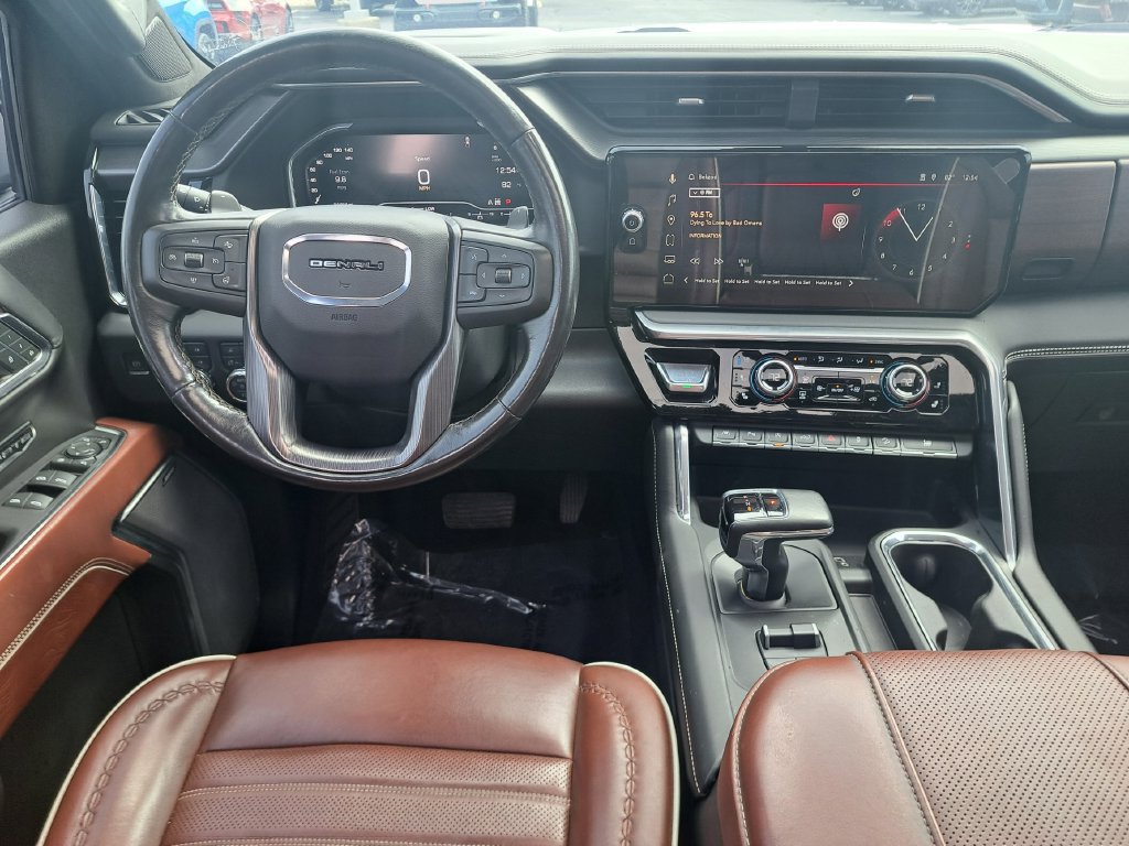Used 2023 GMC Sierra 1500 Denali Ultimate AWD/4WD image 13