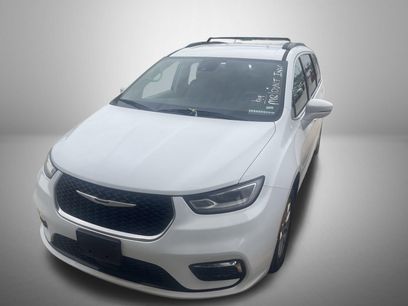 Used 2022 Chrysler Pacifica Touring-L