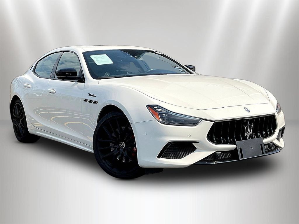 Used 2023 Maserati Ghibli Modena Q4 AWD/4WD image 3