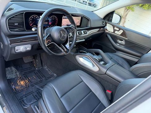 Used 2024 Mercedes-Benz GLS 450 4MATIC image 2