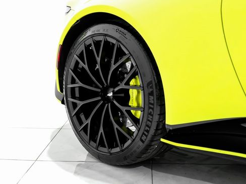 Used 2023 Aston Martin V12 Vantage image 45