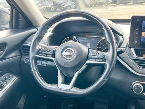 Used 2024 Nissan Altima 2.5 SV w/ SV Premium Package image 14