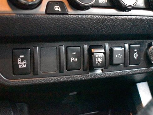 Used 2021 Toyota Tacoma TRD Pro AWD/4WD image 23