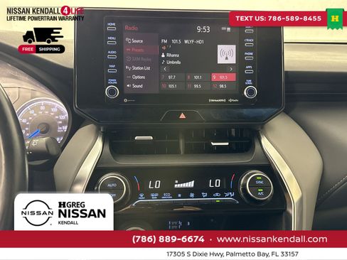 Used 2022 Toyota Venza LE image 25