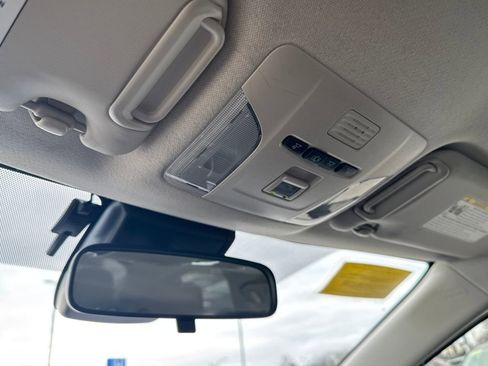 Used 2022 Toyota Corolla LE image 28