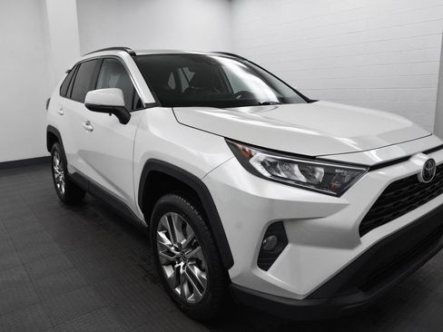 Used 2021 Toyota RAV4 XLE Premium image 1