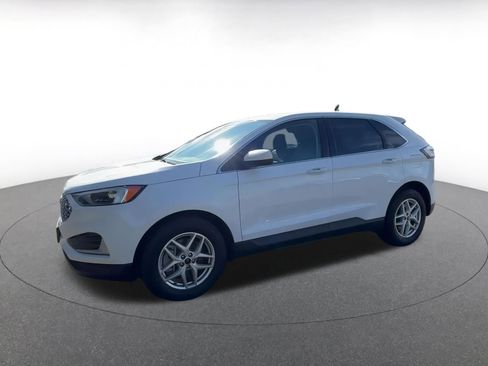 Used 2024 Ford Edge SEL image 8