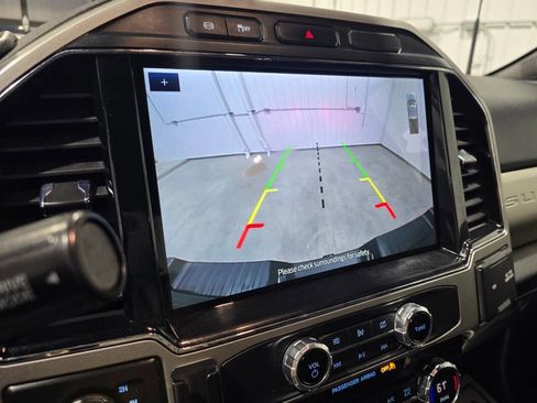 Used 2022 Ford F250 Lariat w/ Black Appearance Package image 11