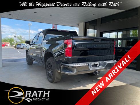 Used 2022 Chevrolet Silverado 1500 Custom w/ LPO, Dark Essentials Package image 8