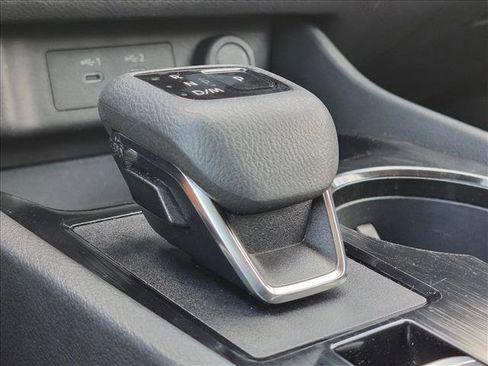 Used 2024 Nissan Rogue SV FWD image 8