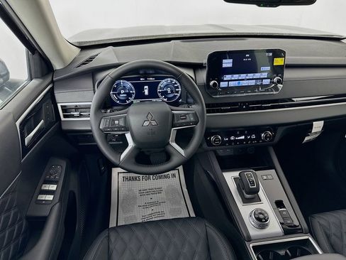 Used 2024 Mitsubishi Outlander SEL image 28
