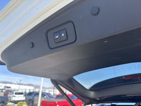 Used 2022 Nissan Pathfinder Platinum w/ Lighting Package (N93) image 20