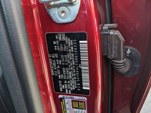 Certified 2022 Kia Sorento SX image 34