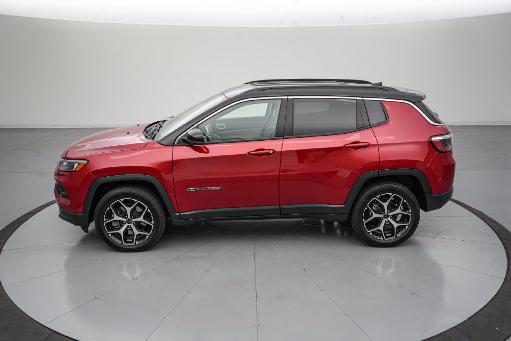 Used 2025 Jeep Compass Limited AWD/4WD image 7