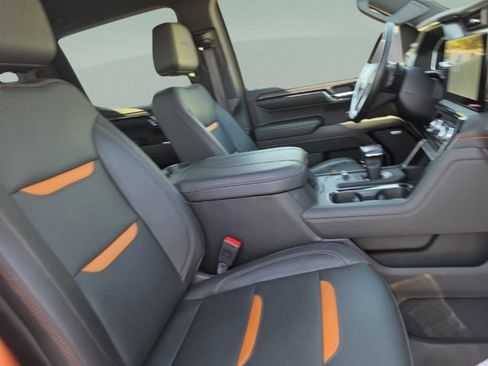 Used 2023 GMC Sierra 1500 AT4 w/ AT4 Premium Package AWD/4WD image 11